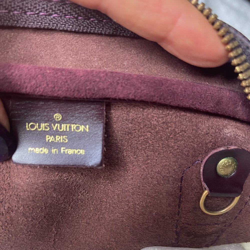 Auc Louis Vuitton Vintage - Taiga Kendall Travek bag - Picture 17 of 17